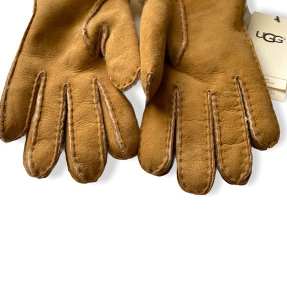 UGG Classic Perforated Genuine Shearling Suede Gloves Size Medium Chestnut - Picture 3 of 6